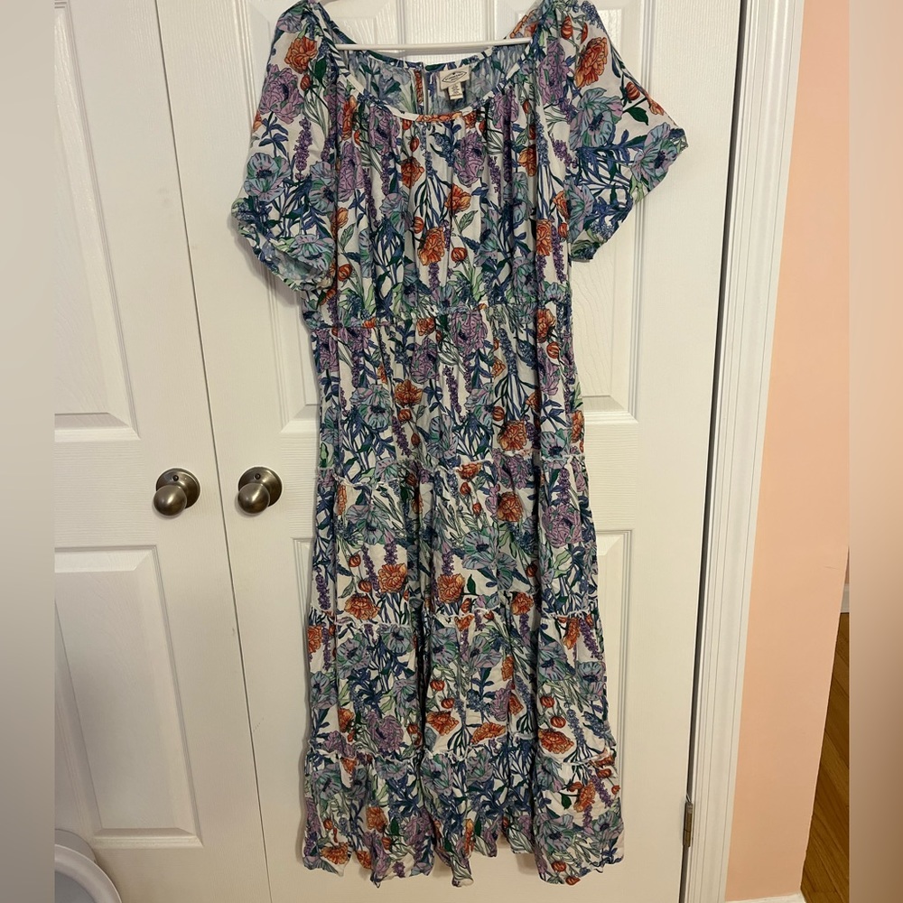 Women’s plus size maxi floral dress
